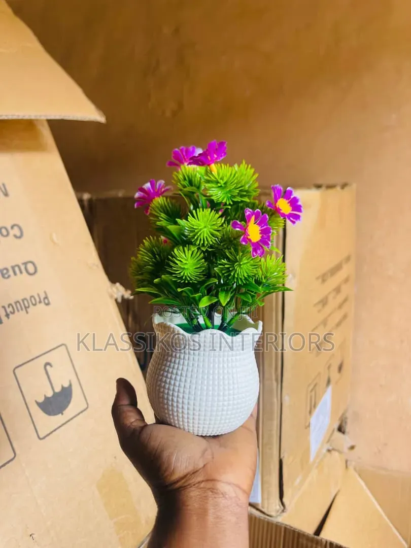 ​Mini Decorative Artificial Flowers in Pot