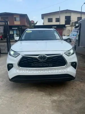 Toyota Highlander Limited 2022 White