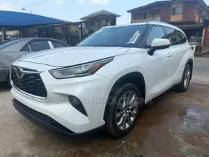 Toyota Highlander Limited 2022 White
