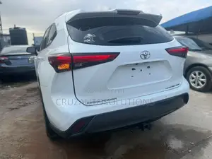 Toyota Highlander Limited 2022 White