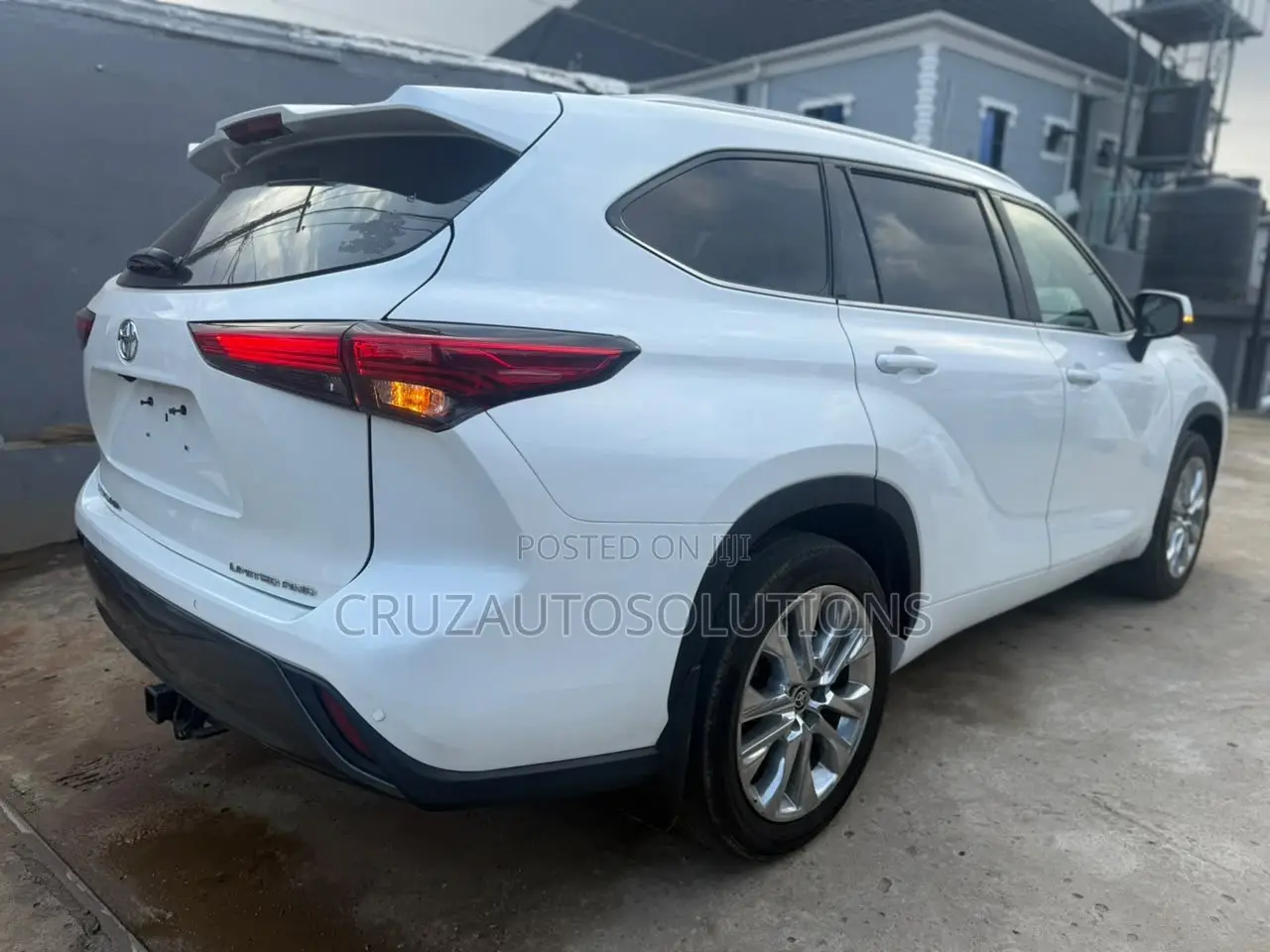 Toyota Highlander Limited 2022 White