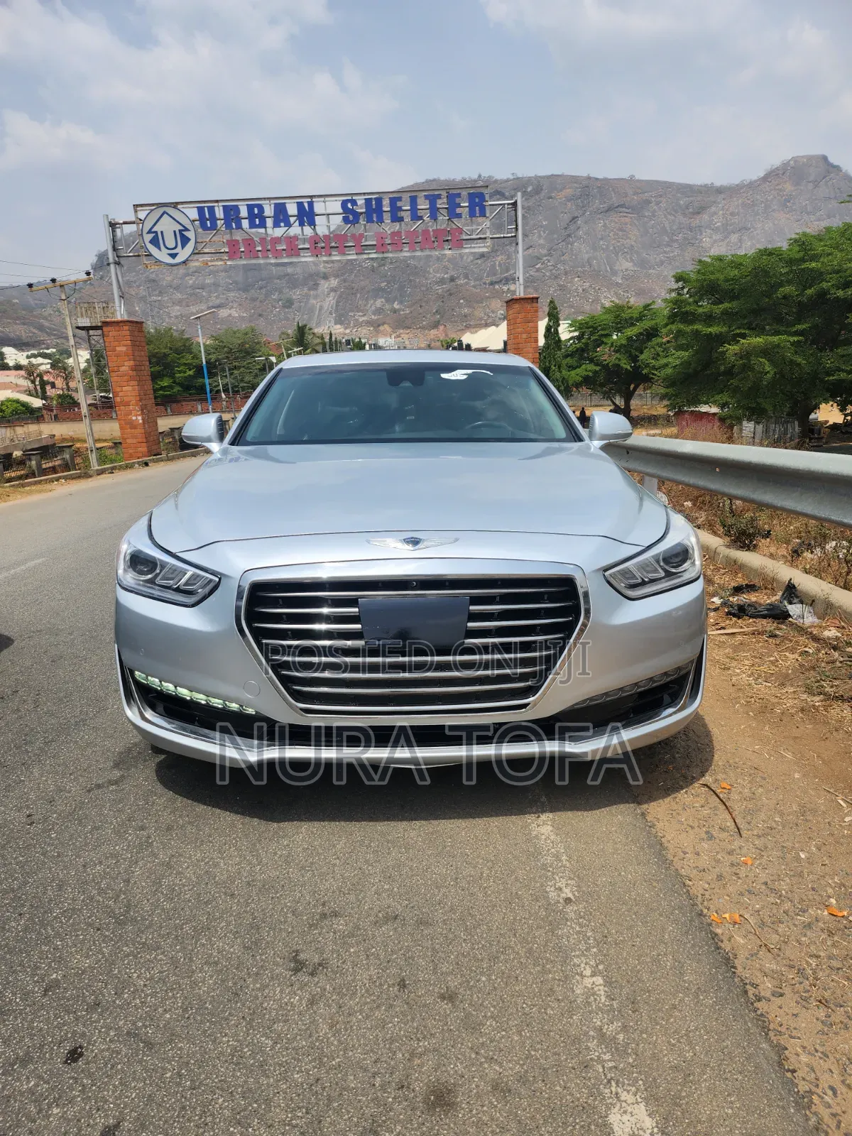 Hyundai Genesis 2017 Silver