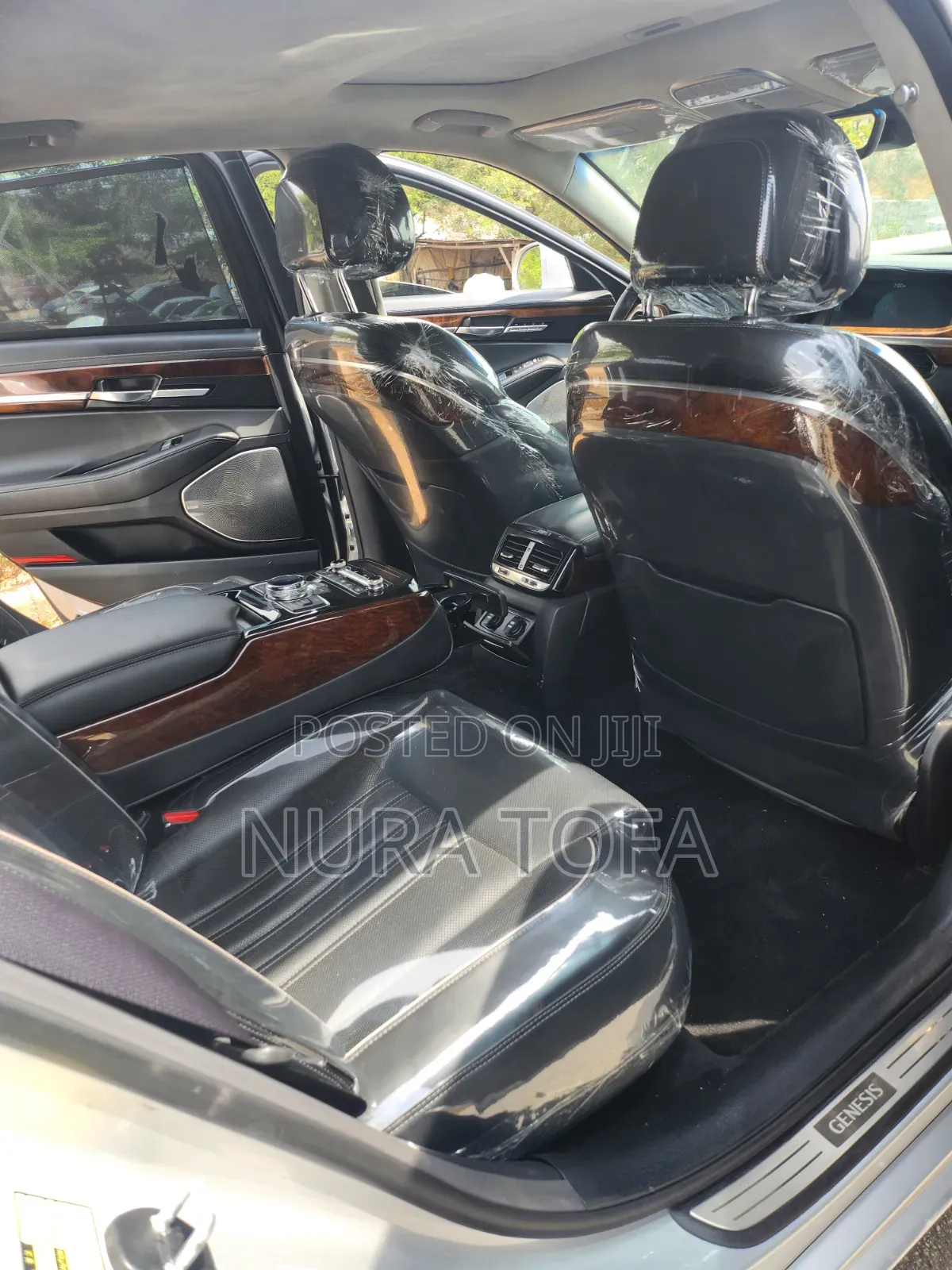 Hyundai Genesis 2017 Silver