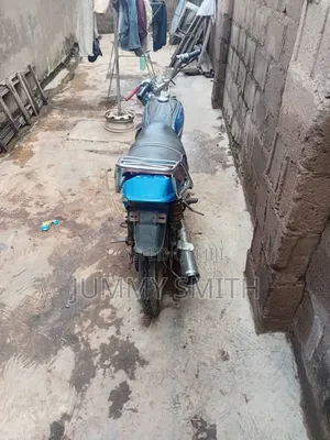 Suzuki AX4 2010 Blue