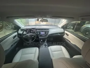 Toyota Avalon XLE 4dr Sedan (3.5L 6cyl 6A) 2014 Maroon