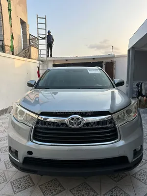 Toyota Highlander XLE V6 4x4 (3.5L 6cyl 6A) 2016 Gray