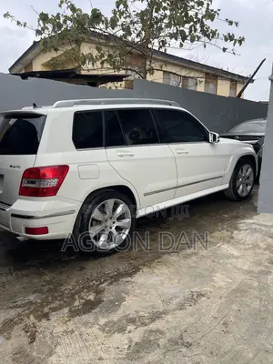 Mercedes-Benz GLK-Class 350 4MATIC 2011 White