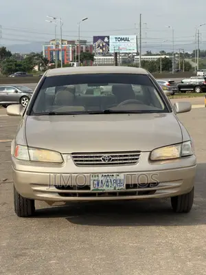 Toyota Camry Automatic 1999 Gold