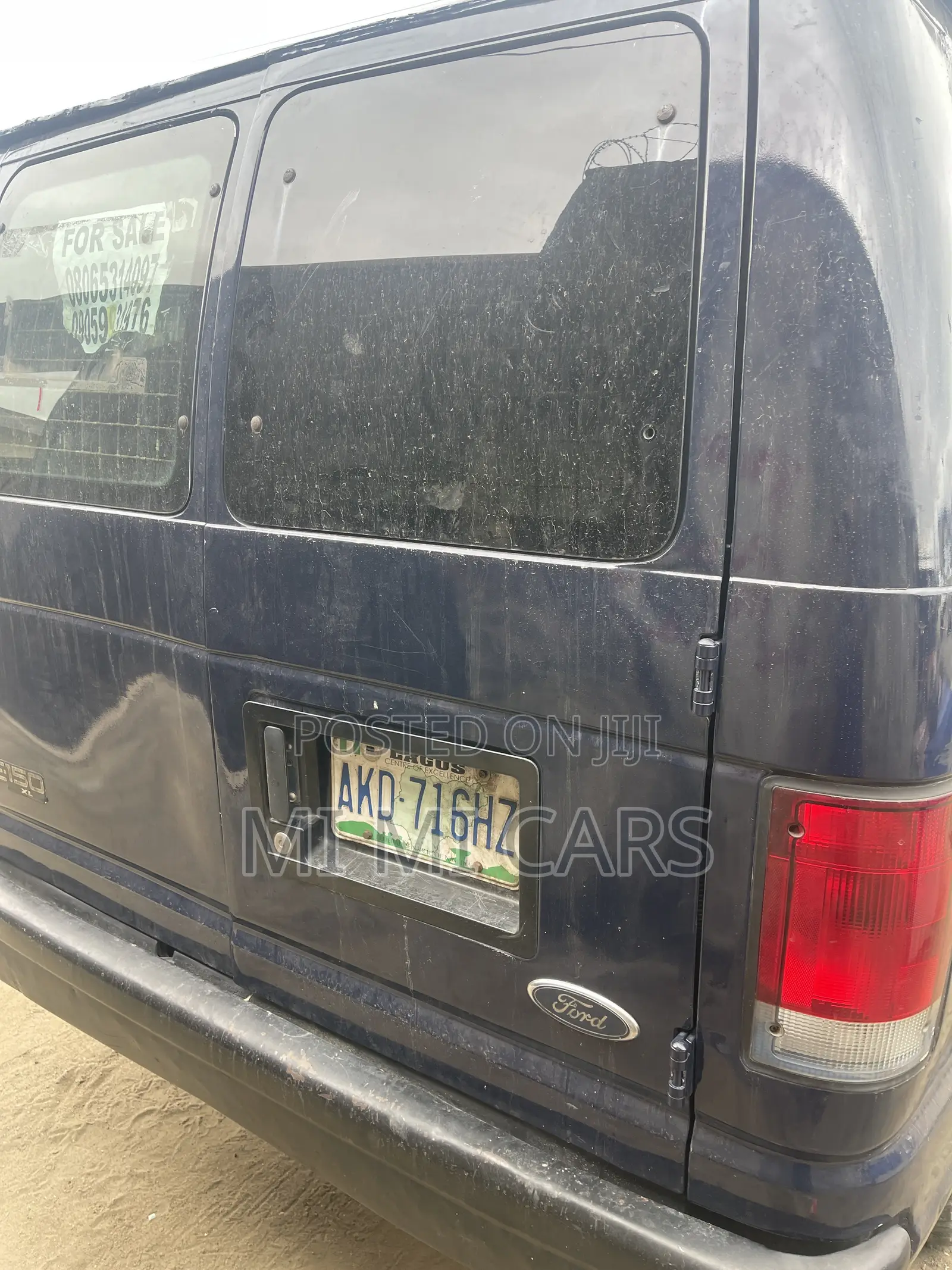 Ford E250 2001 Blue
