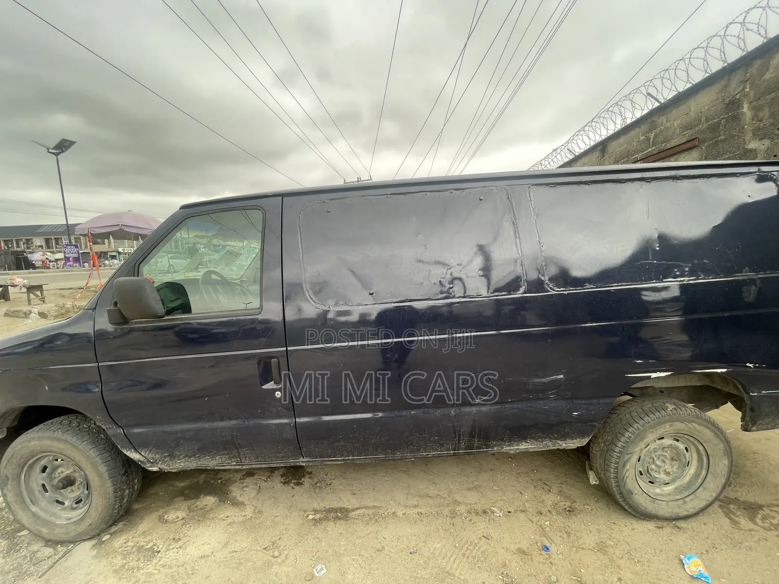 Ford E250 2001 Blue