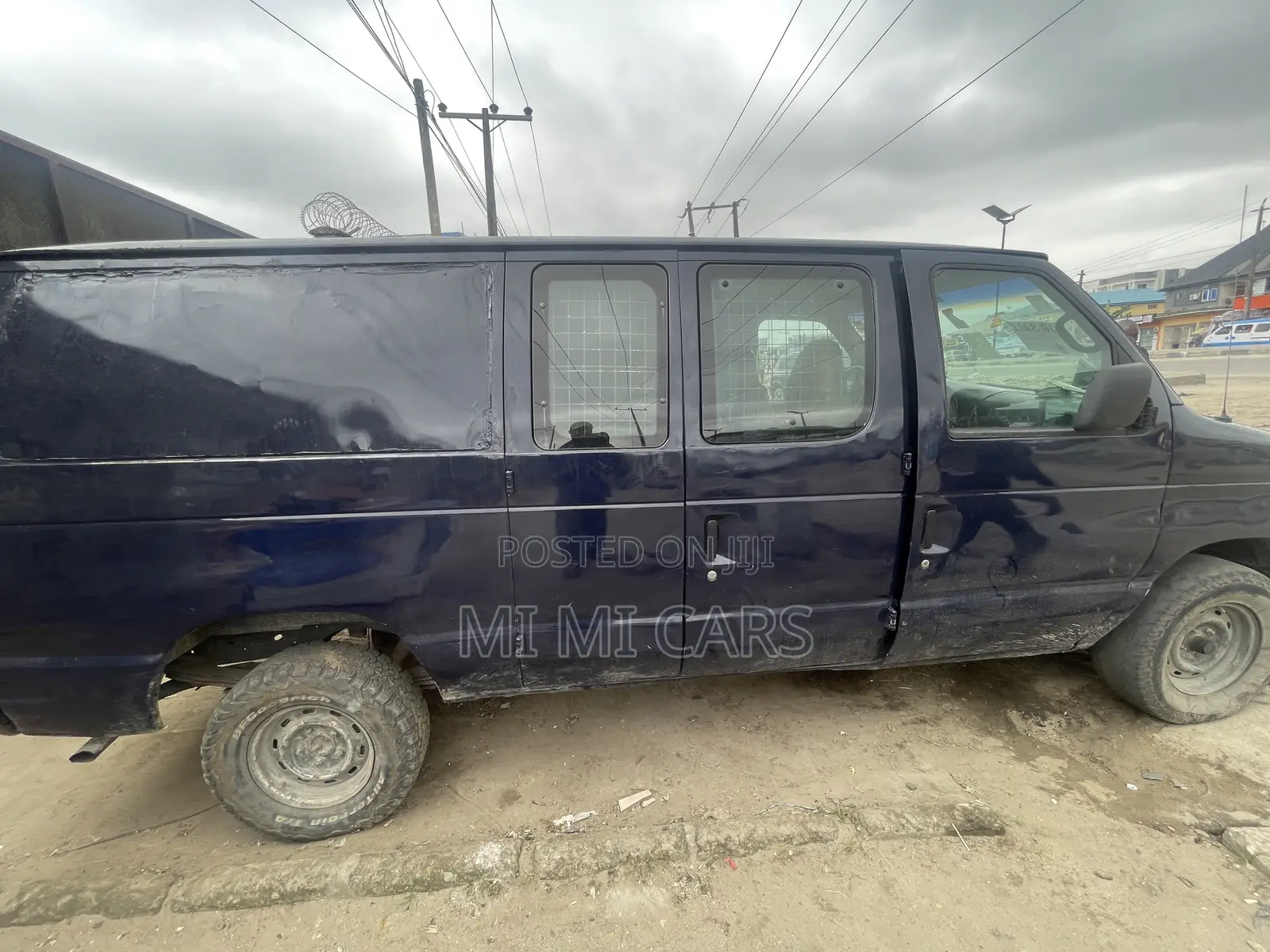 Ford E250 2001 Blue