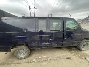 Ford E250 2001 Blue