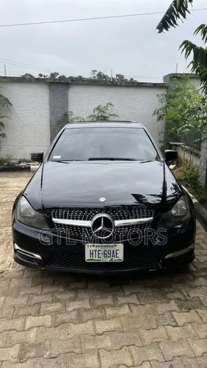 Mercedes-Benz C300 2010 Black