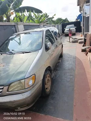 Toyota Sienna 2003 Silver