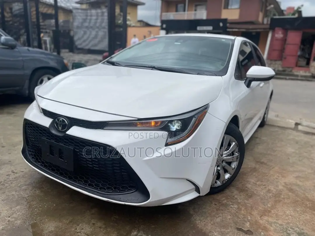 Toyota Corolla 2023 White