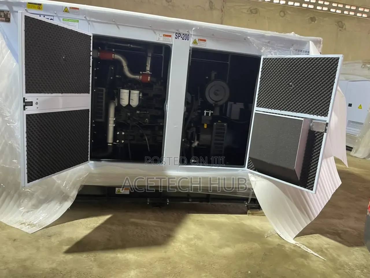 Powerful Perkins 200kVA Soundproof Diesel Genset