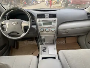 Toyota Camry LE 4dr Sedan (2.4L 4cyl 5A) 2009 Beige