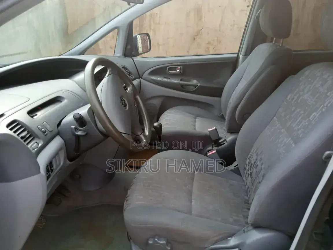 Toyota Previa 2003 Green