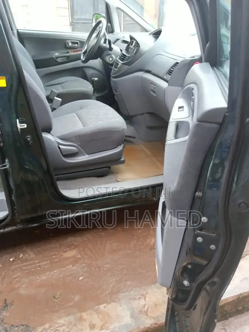 Toyota Previa 2003 Green