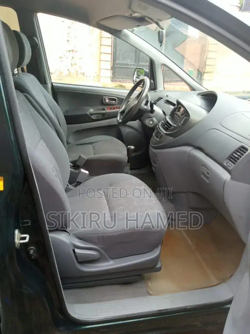 Toyota Previa 2003 Green