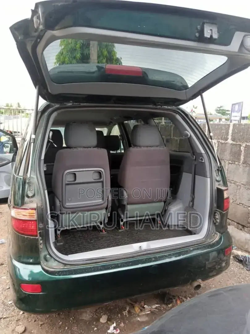 Toyota Previa 2003 Green