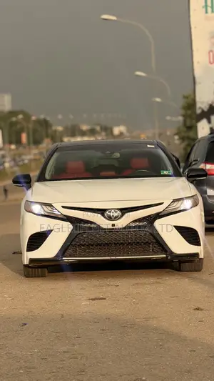 Toyota Camry XSE V6 (3.5L V6 8A) 2019 White