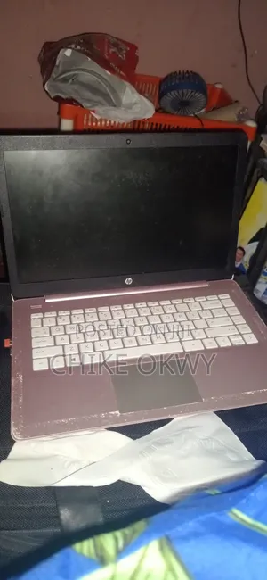 Laptop HP Stream 14-cb130nr 4GB Intel Celeron SSD 60GB