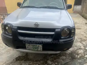 Nissan Xterra 2012 Silver
