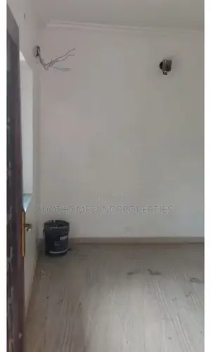 Mini Flat in Adekunle for rent