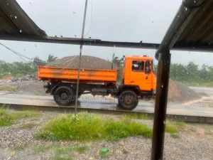 15 Ton Tipper 3/4 and 1/2 Granite Available for Sale