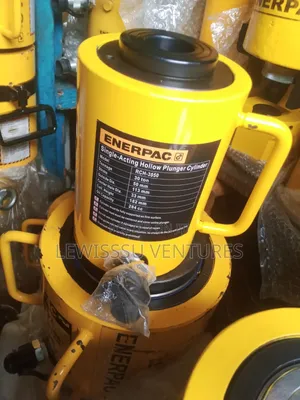 ENERPAC 30 Tons Hollow Jack