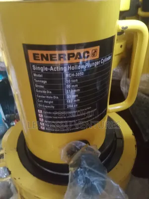 ENERPAC 30 Tons Hollow Jack