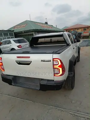 Toyota Hilux Revo Double Cab Petrol 2.7 RWD 2020 White