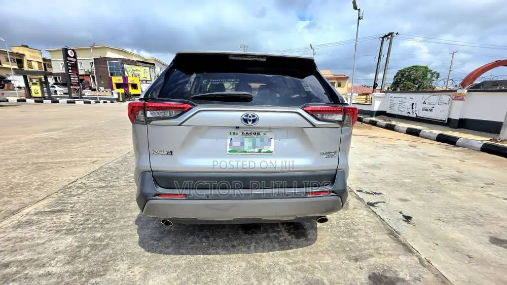 Toyota RAV4 2021 Gray
