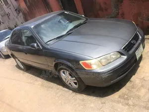 Toyota Camry LE 4dr Sedan (2.4L 4cyl 5M) 2002 Gray