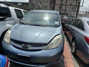 Toyota Sienna LE AWD 2006 Blue