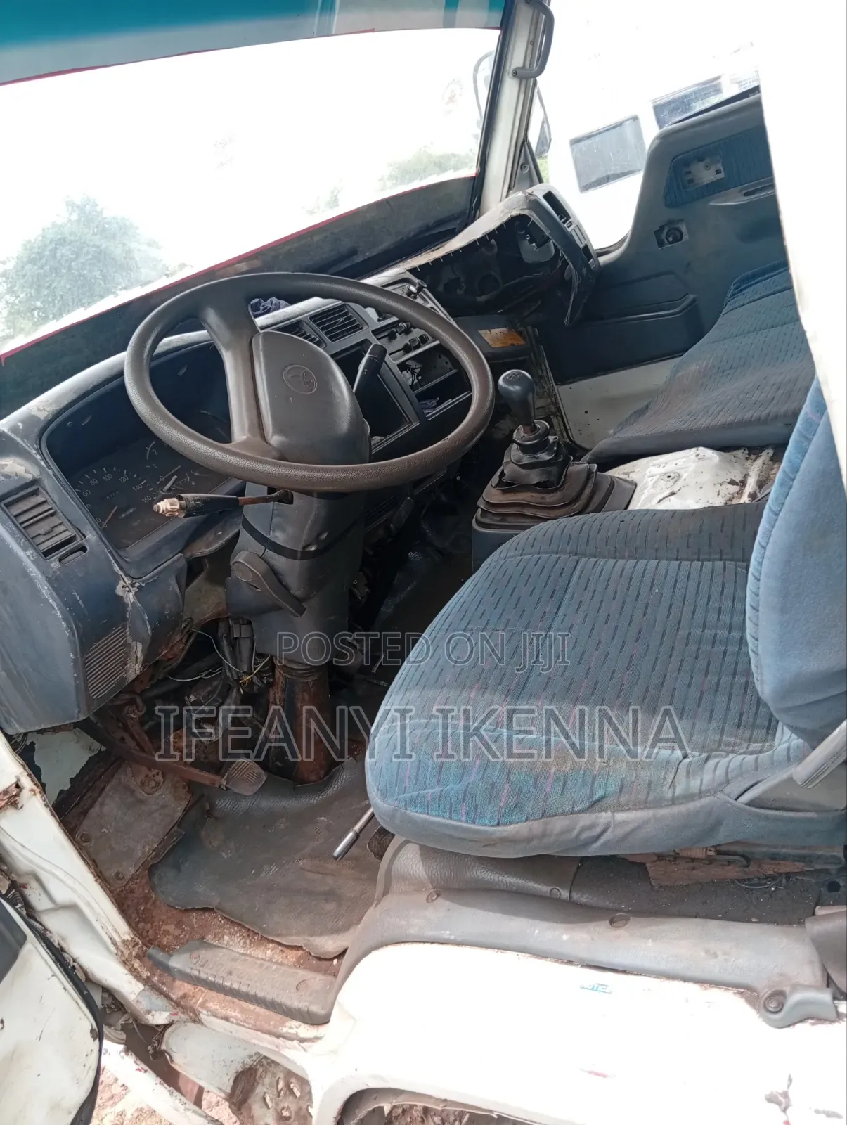 Toyota Quantum 2007 White