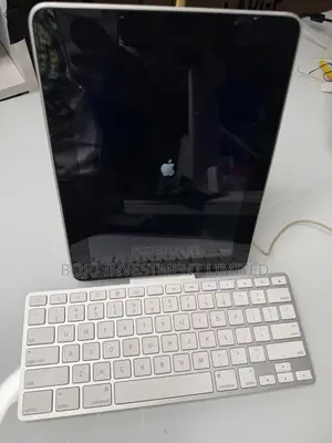 Apple iPad Keyboard Dock