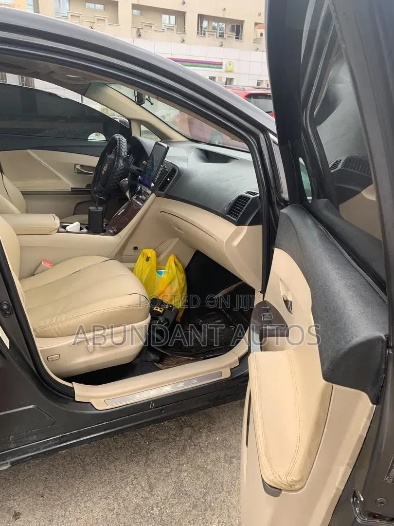 Toyota Venza AWD 2011 Black