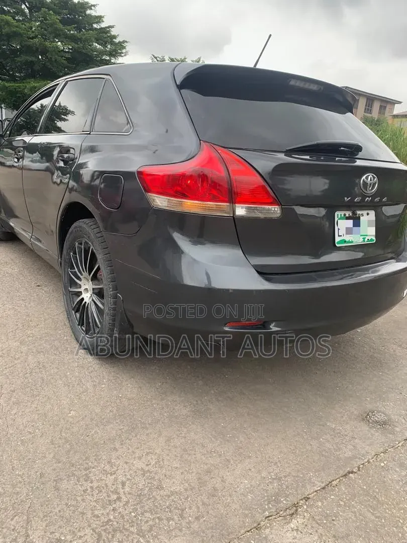 Toyota Venza AWD 2011 Black
