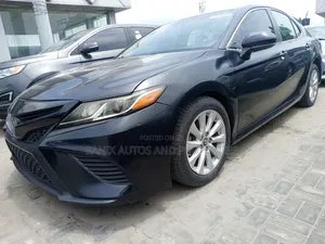 Toyota Camry LE FWD (2.5L 4cyl 8AM) 2018 Black
