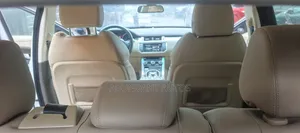 Land Rover Range Rover Evoque SE 5dr 4x4 (2.0L 4cyl 9A) 2016 White