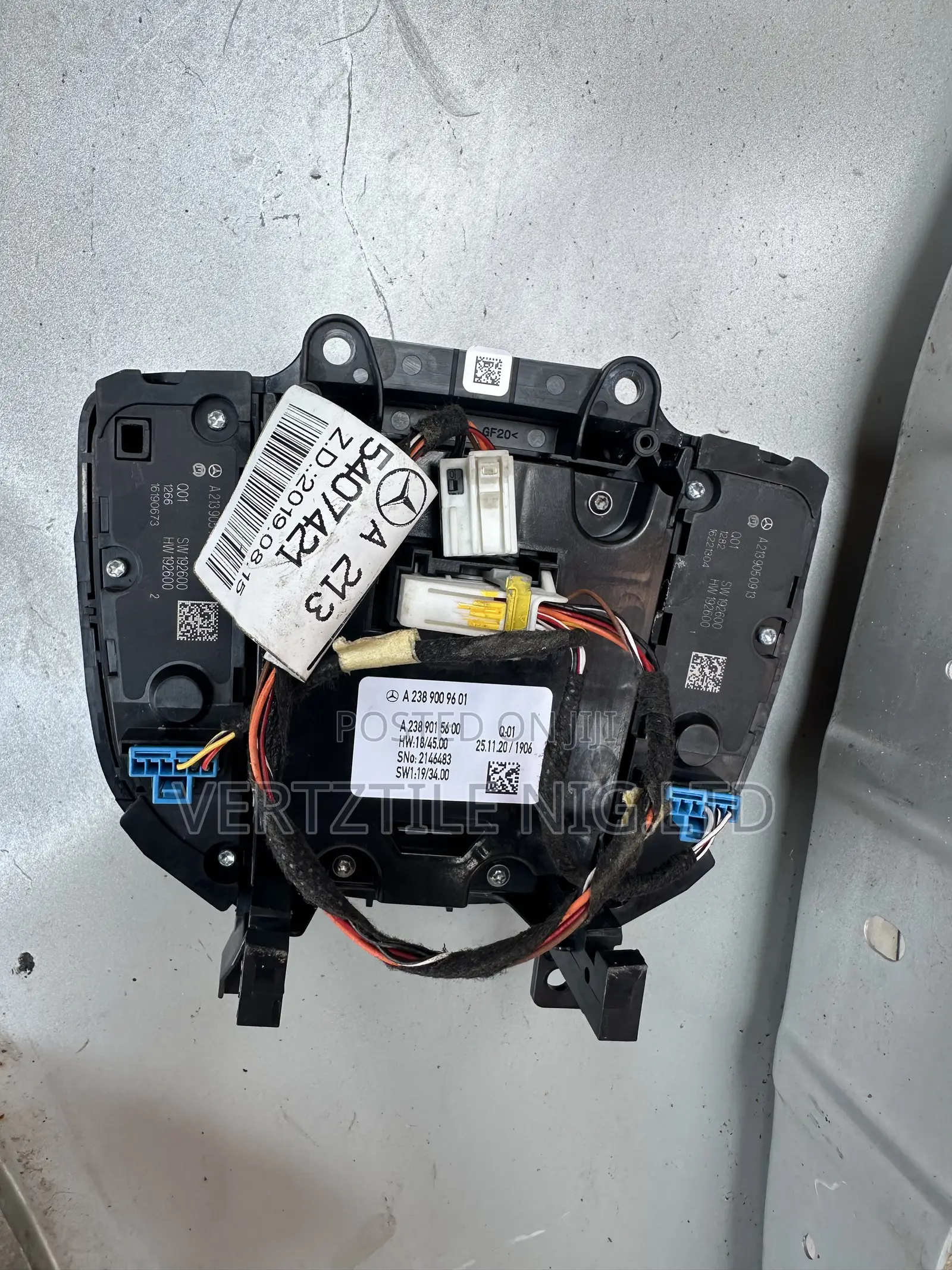 E Class 2019- 2022 Console Touchpad Controller