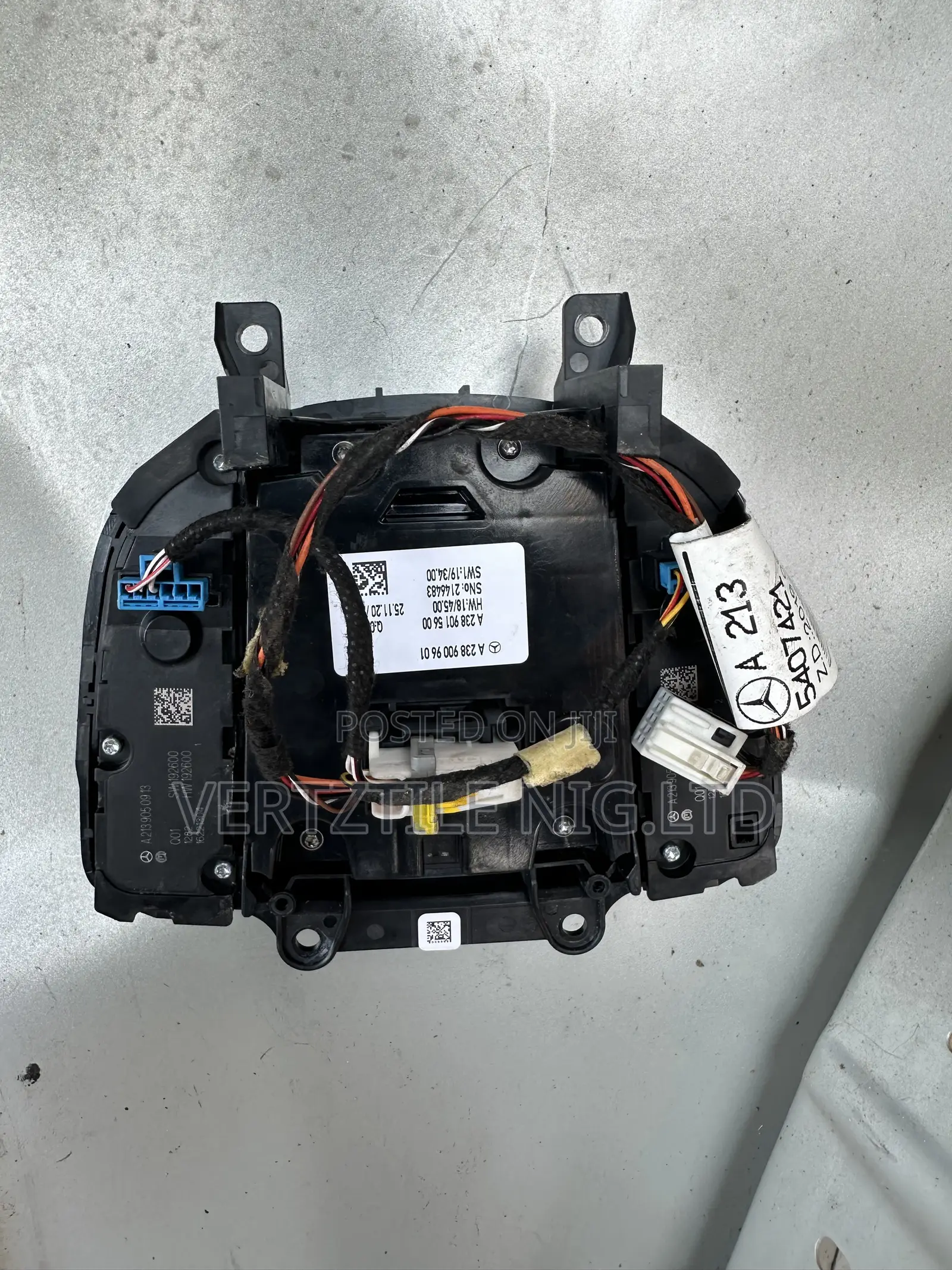 E Class 2019- 2022 Console Touchpad Controller