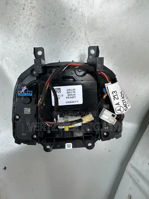 E Class 2019- 2022 Console Touchpad Controller