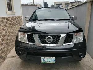 Nissan Navara 2016 Black