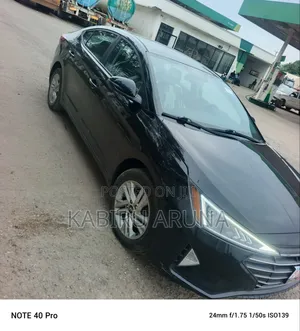 Hyundai Elantra 2019 Black