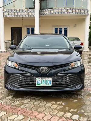 Toyota Camry LE FWD (2.5L 4cyl 8AM) 2018 Black