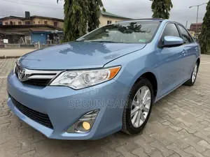 Toyota Camry XLE V6 4dr Sedan (3.5L 6cyl 6A) 2012 Blue