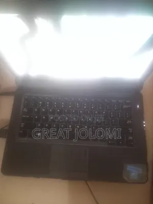 Laptop Dell Latitude 3340 4GB Intel Celeron HDD 500GB
